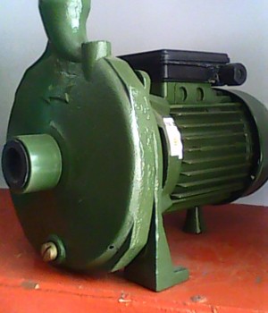 Water well drilling pump