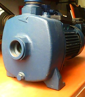 Water well drilling pump
